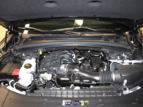 New 2025 Jeep Grand Cherokee Limited w/ Luxury Tech Group II image 41