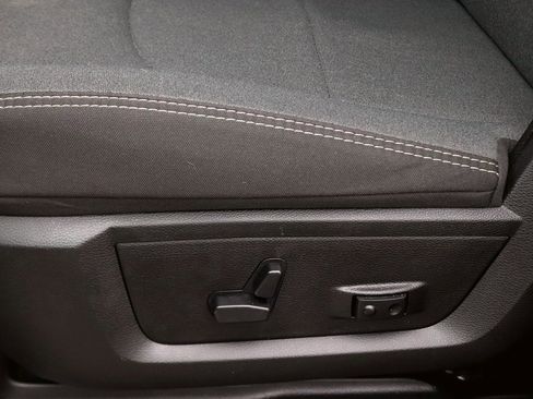 Used 2024 RAM 2500 Big Horn w/ Safety Group image 17