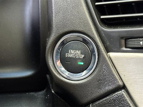 Used 2015 GMC Yukon Denali w/ Premium Package image 23