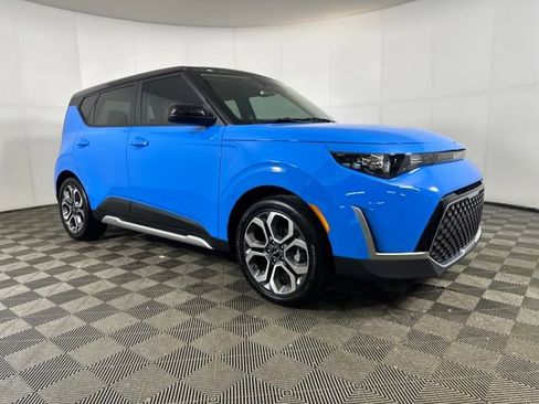 Used 2025 Kia Soul EX image 2