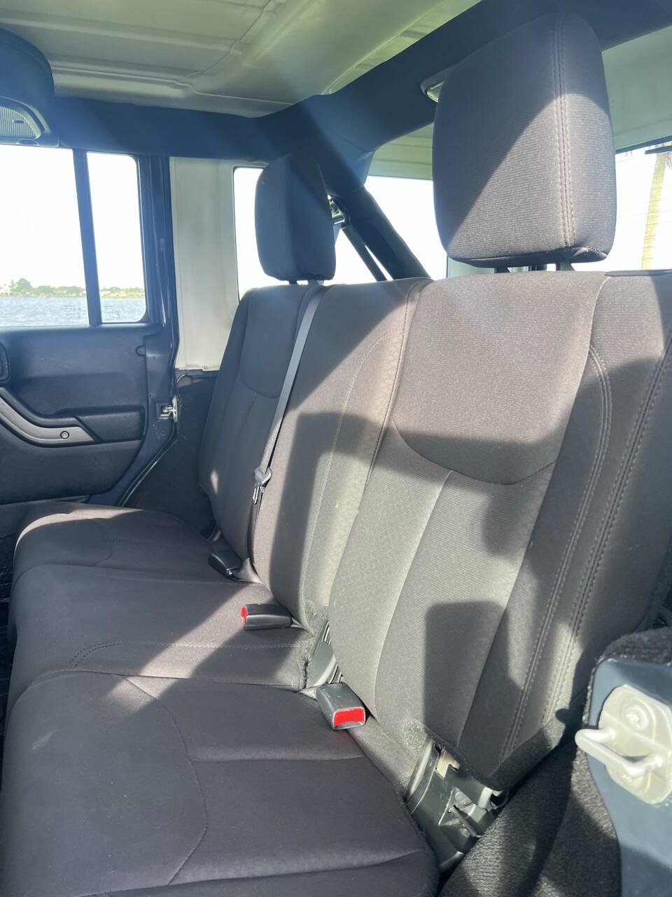 Used 2018 Jeep Wrangler Unlimited Sport w/ Connectivity Group AWD/4WD image 14