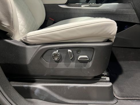 Used 2026 Cadillac Escalade V w/ LPO, ONYX Package image 52