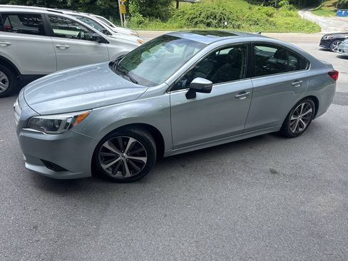 Used 2016 Subaru Legacy 2.5i Limited AWD/4WD image 2