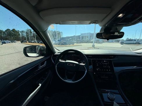 Used 2021 Jeep Grand Cherokee L Laredo w/ Luxury Tech Group I image 13