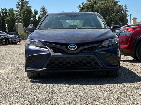 Used 2022 Toyota Camry SE FWD image 11