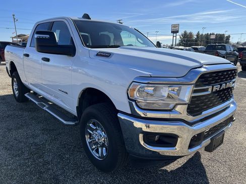 Used 2024 RAM 2500 Big Horn w/ Bed Utility Group image 5