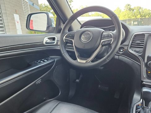 Used 2018 Jeep Grand Cherokee Limited AWD/4WD image 9
