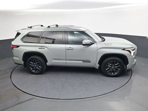 Used 2025 Toyota Sequoia Platinum AWD/4WD image 24