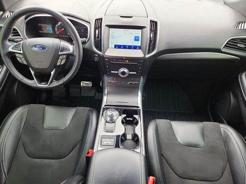 Used 2019 Ford Edge ST w/ Equipment Group 401A AWD/4WD image 12