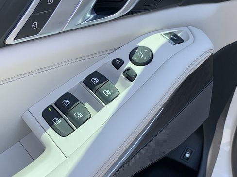 Used 2026 BMW X5 xDrive50e image 14