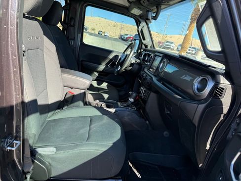 Used 2020 Jeep Wrangler Unlimited Sahara image 14