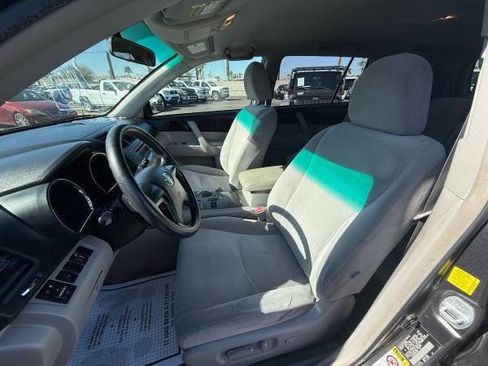 Used 2010 Toyota Highlander Base 4dr SUV image 15