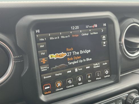 Used 2022 Jeep Wrangler Unlimited Sahara w/ Cold Weather Group image 23