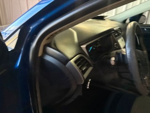 Used 2018 Ford Fusion SE w/ Fusion SE Technology Package FWD image 20