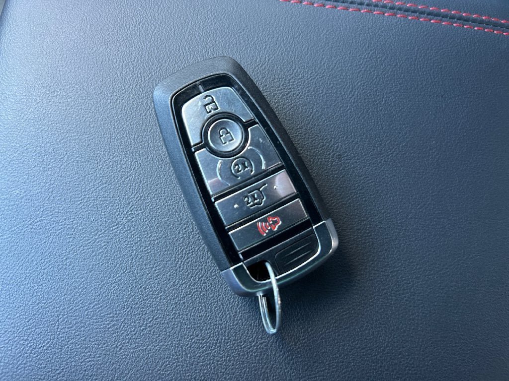 Used 2025 Ford Explorer ST AWD/4WD image 34