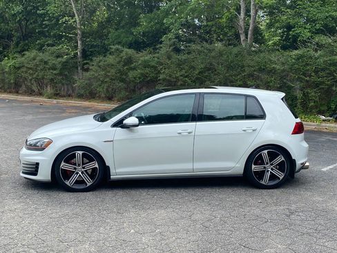 Used 2016 Volkswagen GTI SE w/ Lighting Package (SEL) FWD image 9