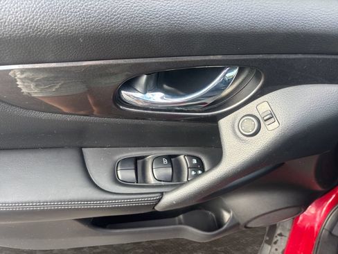 Used 2017 Nissan Rogue AWD image 15