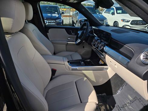 New 2026 Mercedes-Benz GLB 250 image 10