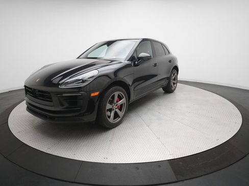 Certified 2024 Porsche Macan S image 1
