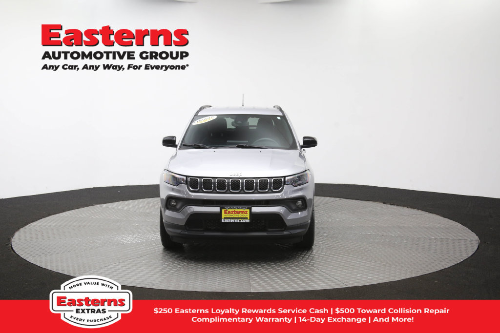 Used 2024 Jeep Compass Latitude AWD/4WD image 53