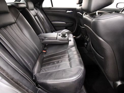 Used 2014 Chrysler 300 S image 17