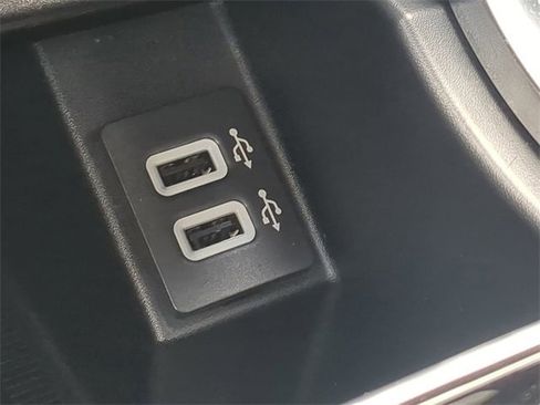 Used 2020 Ford Edge ST image 11