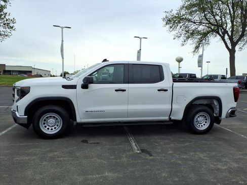 Used 2024 GMC Sierra 1500 Pro w/ Pro Value Package AWD/4WD image 4