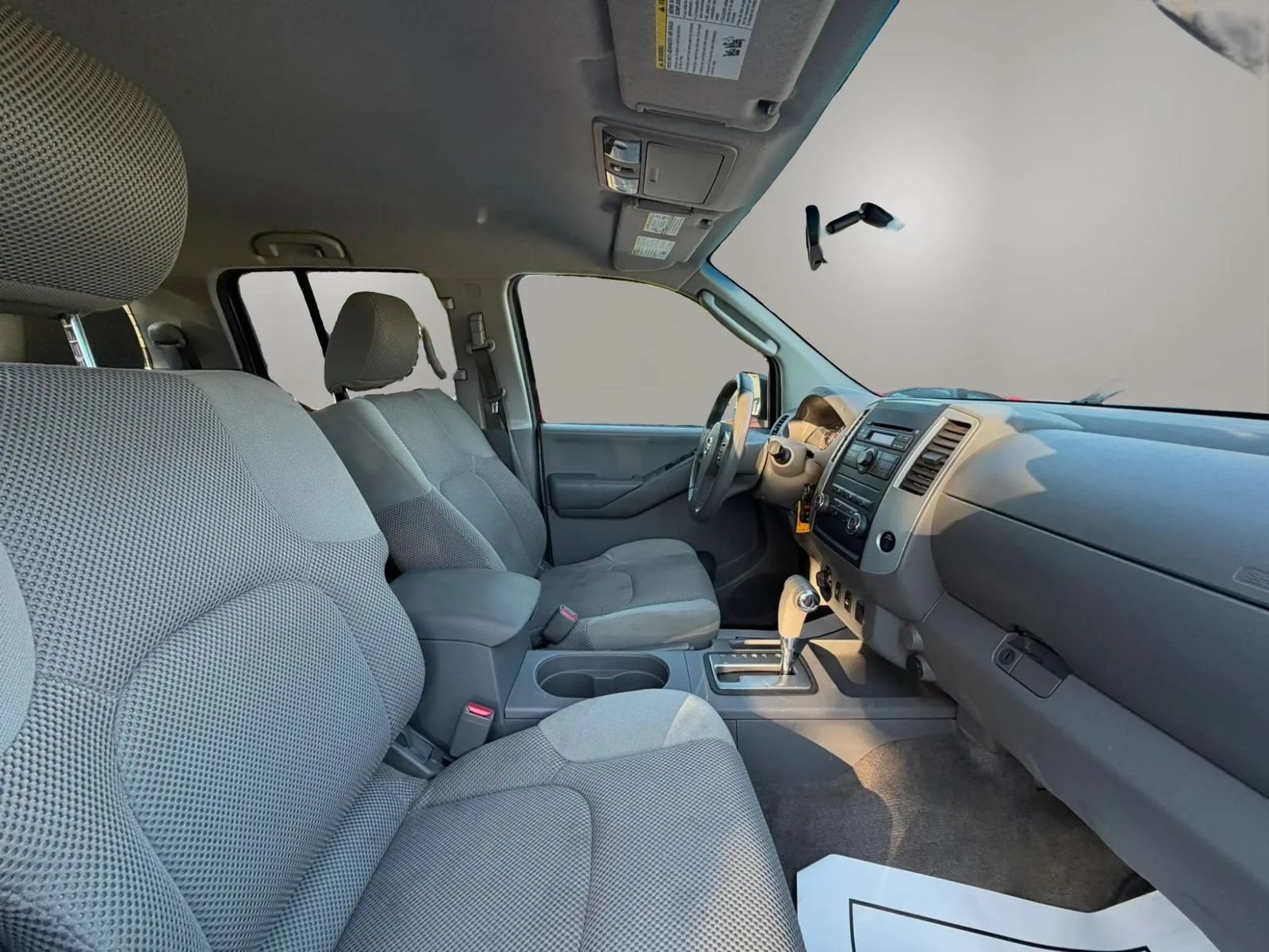 Used 2011 Nissan Frontier SV AWD/4WD image 31