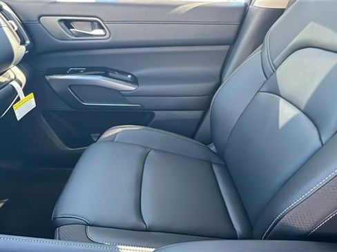 New 2025 Nissan Pathfinder SL w/ Cargo Package image 23