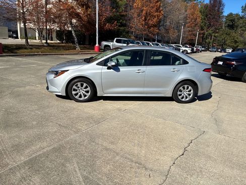 New 2026 Toyota Corolla LE image 2