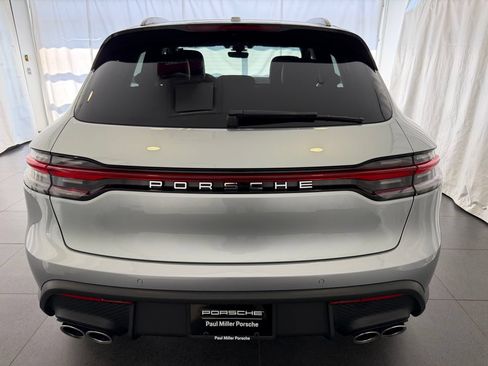 Certified 2026 Porsche Macan AWD/4WD image 8