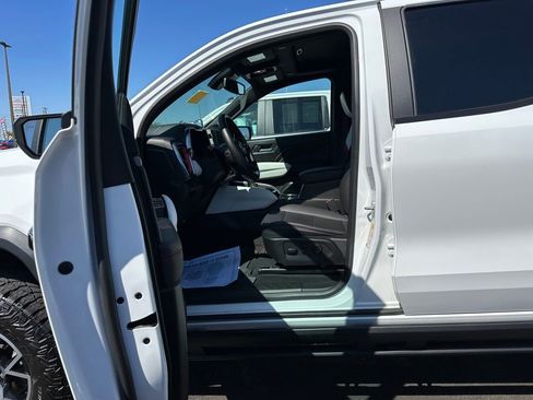 Used 2023 GMC Canyon AT4X AWD/4WD image 10