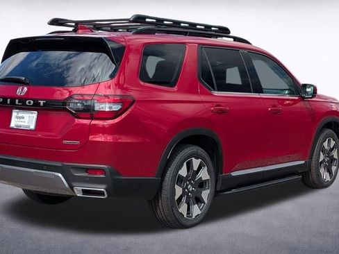 New 2026 Honda Pilot Touring image 3