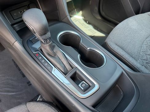 Used 2023 Chevrolet Equinox LT AWD/4WD image 15