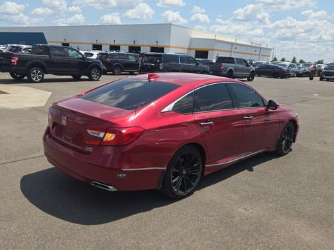 Used 2018 Honda Accord Touring image 7
