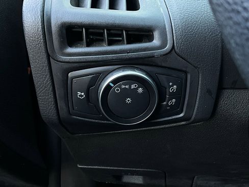 Used 2018 Ford Focus SE image 19