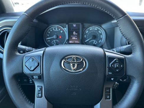 Used 2020 Toyota Tacoma SR5 image 22