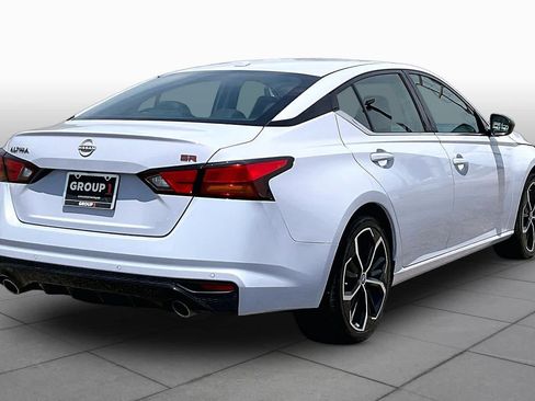 Used 2024 Nissan Altima 2.5 SR FWD image 13