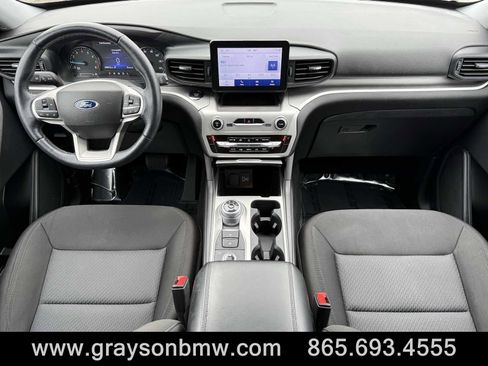 Used 2022 Ford Explorer XLT image 14