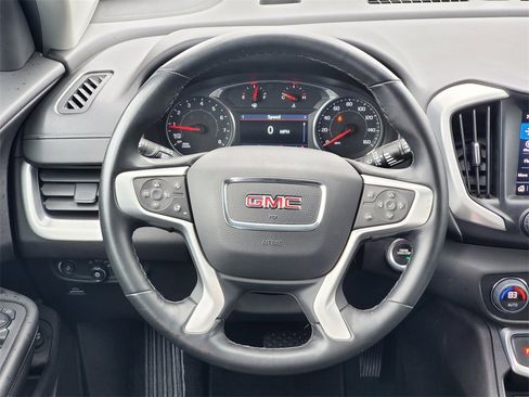 Used 2024 GMC Terrain SLT image 23