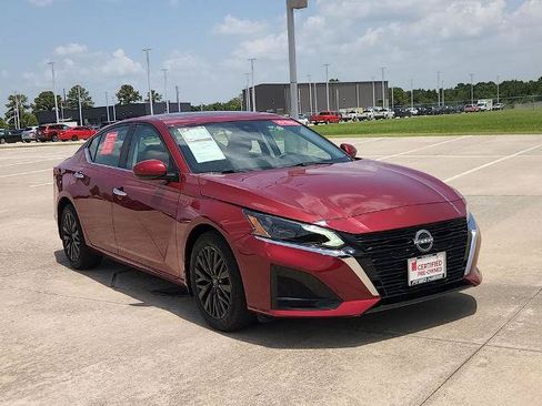 Certified 2025 Nissan Altima 2.5 SV w/ SV Special Edition Package FWD image 3