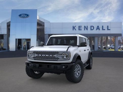 Used 2025 Ford Bronco Badlands image 2