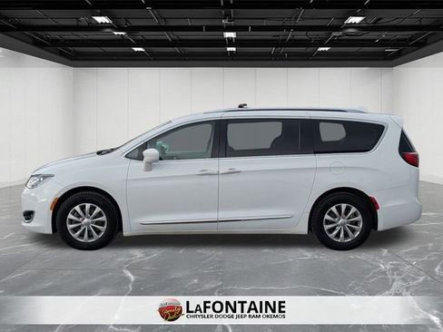 Certified 2018 Chrysler Pacifica Touring-L Plus image 2
