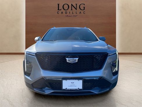 Used 2024 Cadillac XT4 Sport image 2