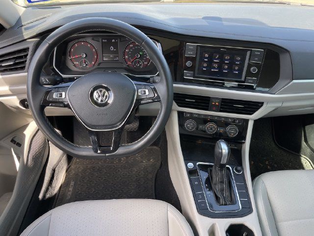 Used 2021 Volkswagen Jetta SE FWD image 10