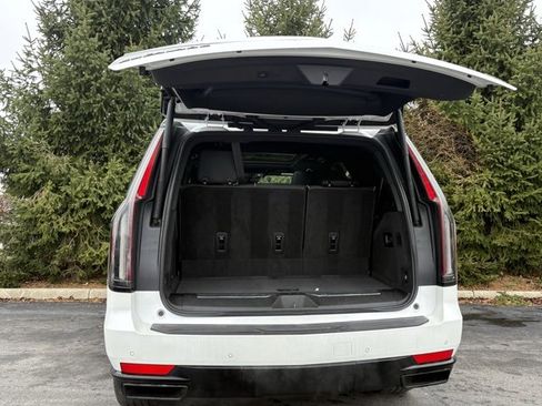 Certified 2022 Cadillac Escalade Sport w/ Touring Package image 5