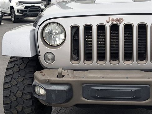 Used 2016 Jeep Wrangler Unlimited Sahara image 10