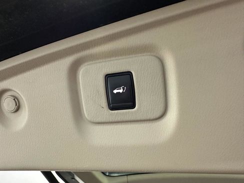 Used 2019 Nissan Pathfinder Platinum AWD/4WD image 32