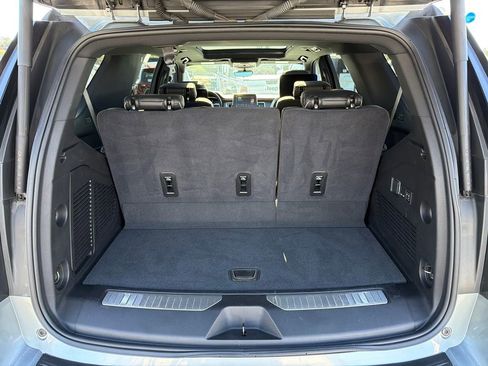 Used 2024 Chevrolet Tahoe Premier w/ Advanced Technology Package RWD image 18