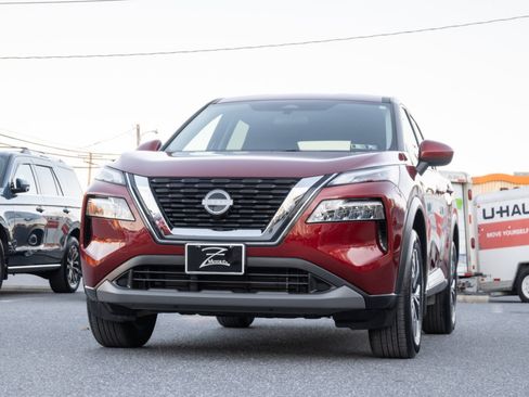 Used 2023 Nissan Rogue SV image 5